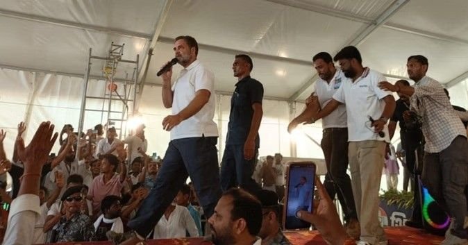 दरभंगा में परमिशन नहीं मिलने के बाद भी अंबेडकर छात्रावास पहुंचे राहुल गांधी, पीएम मोदी पर जमकर साधा निशाना