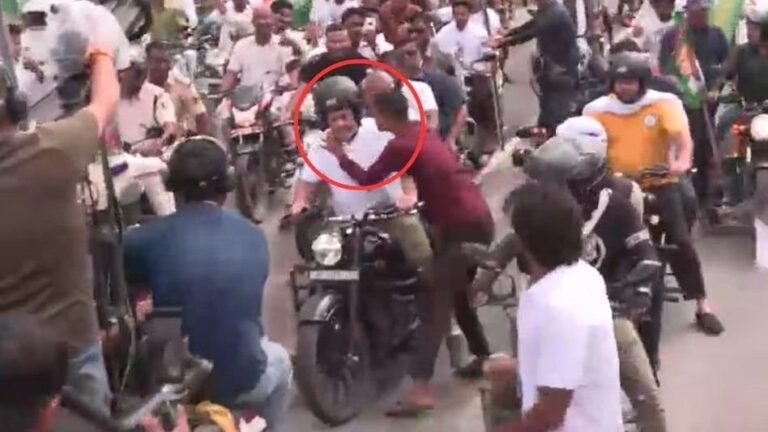 बिहार के पूर्णिया में राहुल गांधी की सुरक्षा में  बड़ी चूक, अचानक पास आए एक युवक ने किया किस, बाइक चला रहे थे कांग्रेस नेता