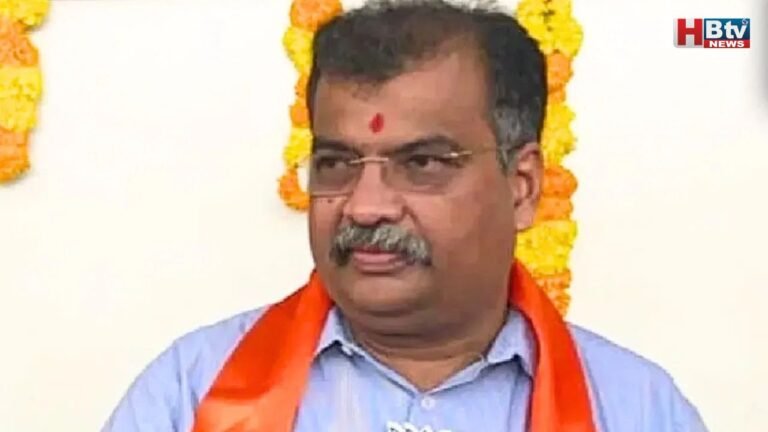 बीएमसी चुनाव से पहले कांग्रेस को बड़ा झटका, 12 निलंबित पार्षद बीजेपी में शामिल, महाराष्ट्र की सियासत गरमाई