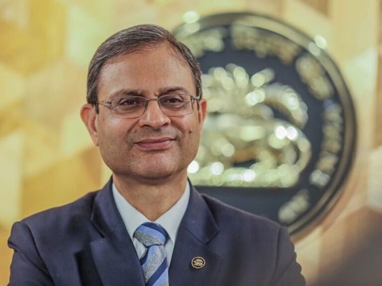 आरबीआई ने रेपो रेट में नहीं किया कोई बदलाव, आपकी लोन की किस्तें नहीं होंगी कम