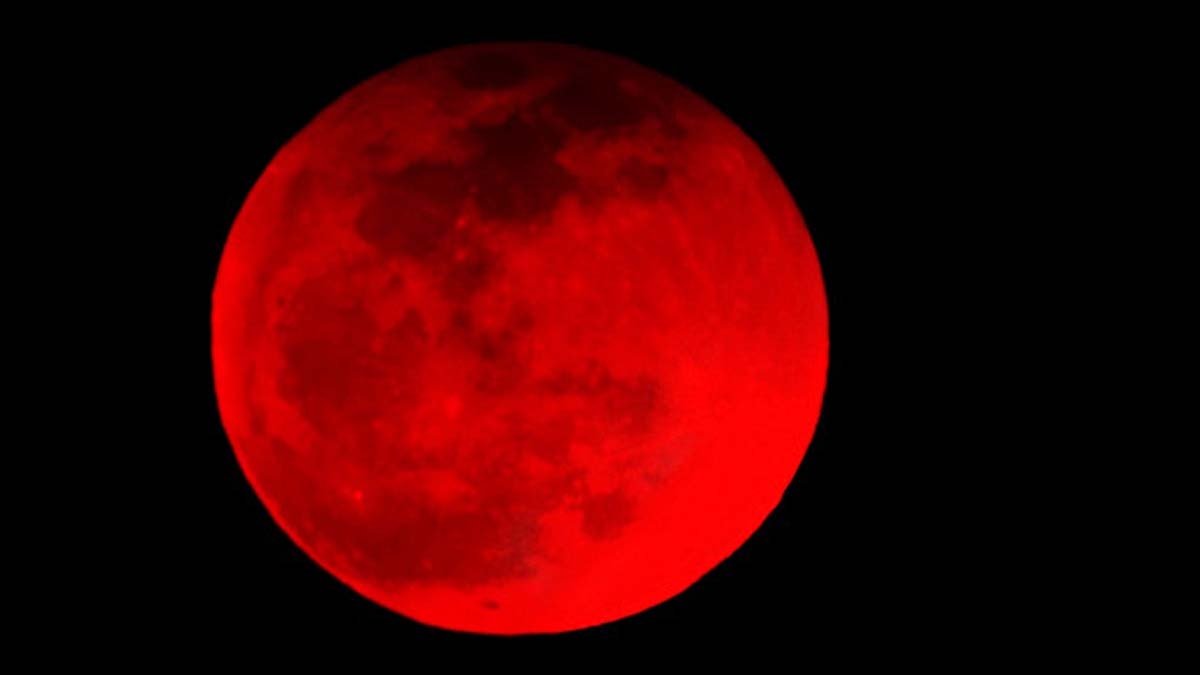 Lunar Eclipse March 2025: करीब ढाई साल बाद पहला पूर्ण 'ब्लड मून' ग्रहण 14  को, दुर्लभ है ये घटना - Science AajTak