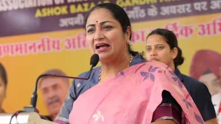 दिल्ली की सीएम रेखा गुप्ता के कार्यक्रम में लगे मुर्दाबाद के नारे, विधायक लवली का कर रहा था विरोध