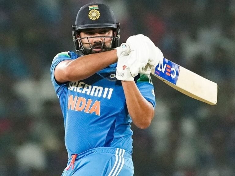 फॉर्म में लौटे भारतीय कप्तान रोहित शर्मा, इंग्लैंड के खिलाफ वनडे मैच में 76 गेंद में लगाया शतक