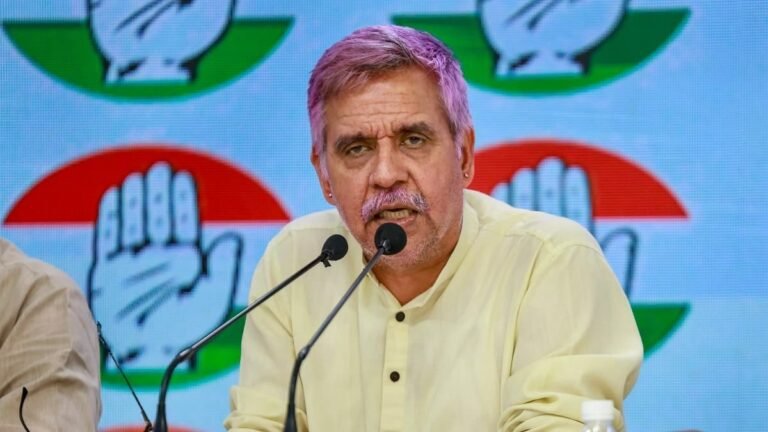 संदीप दीक्षित ने केजरीवाल और आतिशी पर धोखाधड़ी के आरोप लगाए