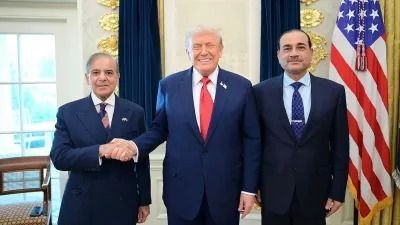 व्हाइट हाउस में ट्रंप की पाक पीएम शहबाज शरीफ और फील्ड मार्शल आसिम मुनीर से मुलाक़ात