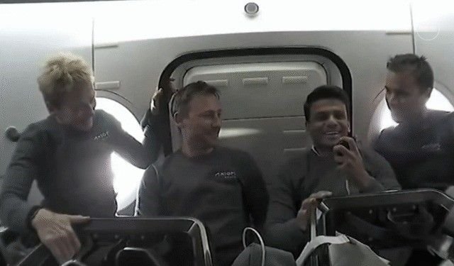 अंतरिक्ष से शुभांशु शुक्ला का पहला कॉल, कहा- ऐसा लग रहा जैसे बच्चे की तरह चलना सीख रहा हूं