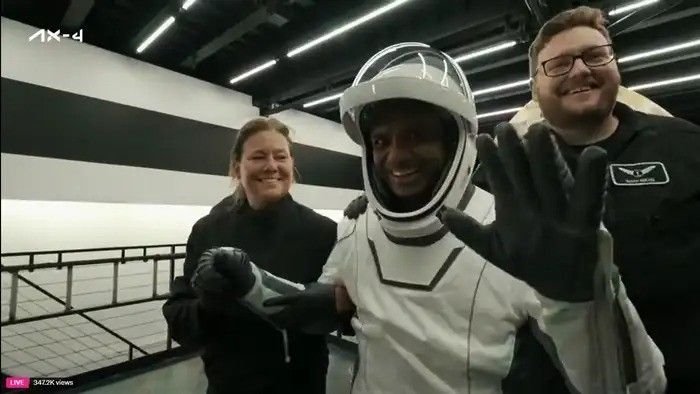 शुभांशु शुक्ला की अंतरिक्ष से धरती पर वापसी, पीएम मोदी बोले-एक अरब से ज्यादा सपनों को दी प्रेरणा