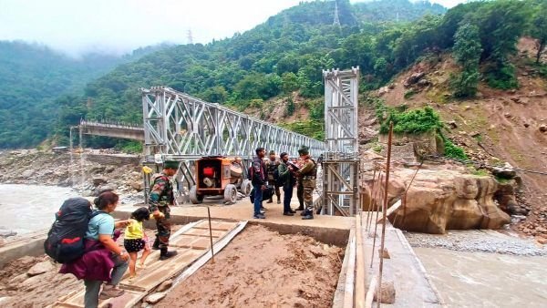 सिक्किम में भारी बारिश और भूस्खलन से उत्तर सिक्किम राज्य से कटा, 1,400 से अधिक पर्यटक फंसे