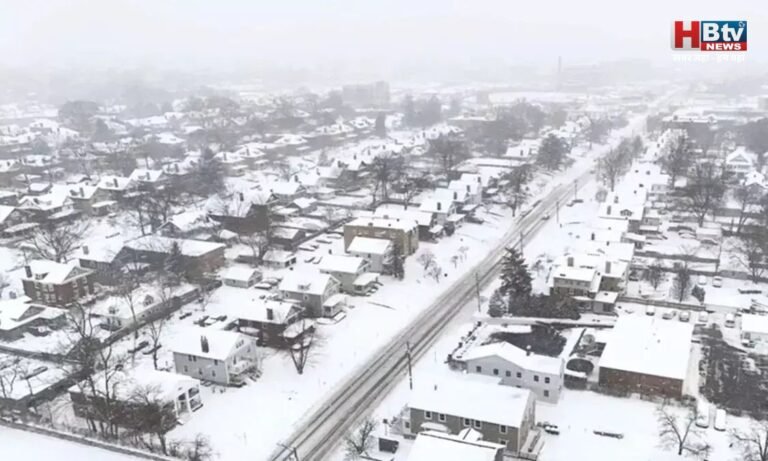 अमेरिका में सुपर स्नोस्टॉर्म का कहर: 11 हजार उड़ानें रद्द, लाखों घरों की बिजली गुल