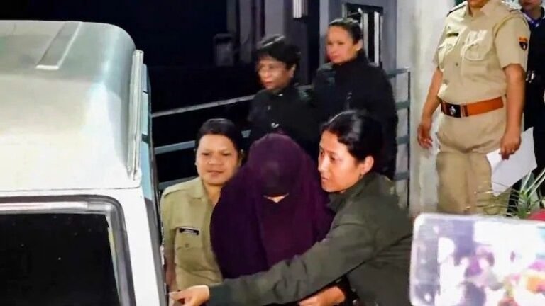 बस से गाजीपुर गई थी सोनम रघुवंशी, साथ में सफर करने वाली लड़की ने शिलांग पुलिस को बताई पूरी कहानी