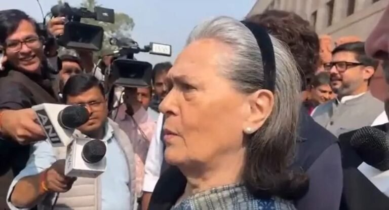 सोनिया गांधी ने राष्ट्रपति द्रौपदी मुर्मू को कहा पुअर लेडी, भड़की भाजपा ने इसे राष्ट्रपति का अपमान बताया