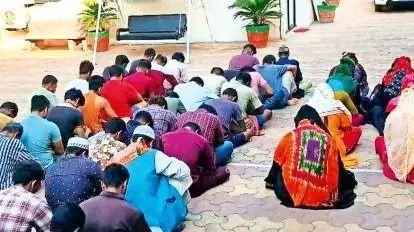 गुजरात में अवैध विदेशी प्रवासियों पर बड़ी कार्रवाई: 400 से अधिक संदिग्ध हिरासत में