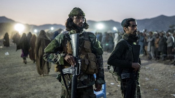 पाकिस्तान-अफगानिस्तान में तनाव बढ़ा, संघर्ष की चिंताएँ बढ़ीं - Oneindia News