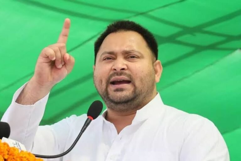 बिहार में मतदाता सूची की जांच को लेकर चुनाव आयोग पर भड़का इंडिया गठबंधन, तेजस्वी यादव ने कहा-हर जिले में करेंगे चक्काजाम