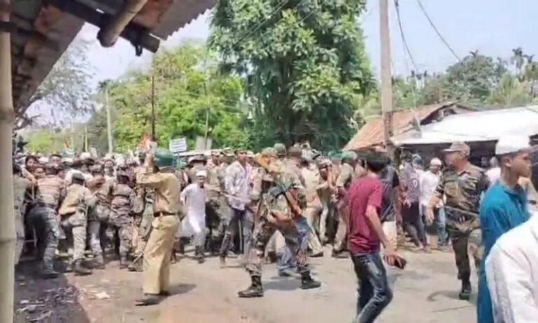 त्रिपुरा: वक़्फ संशोधन क़ानून के ख़िलाफ प्रदर्शन में हिंसा, सात पुलिसकर्मी घायल