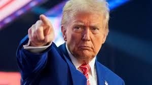 गाजा  संकट: ट्रंप की हमास को कड़ी चेतावनी – शनिवार 12 बजे तक बंधकों को रिहा करो