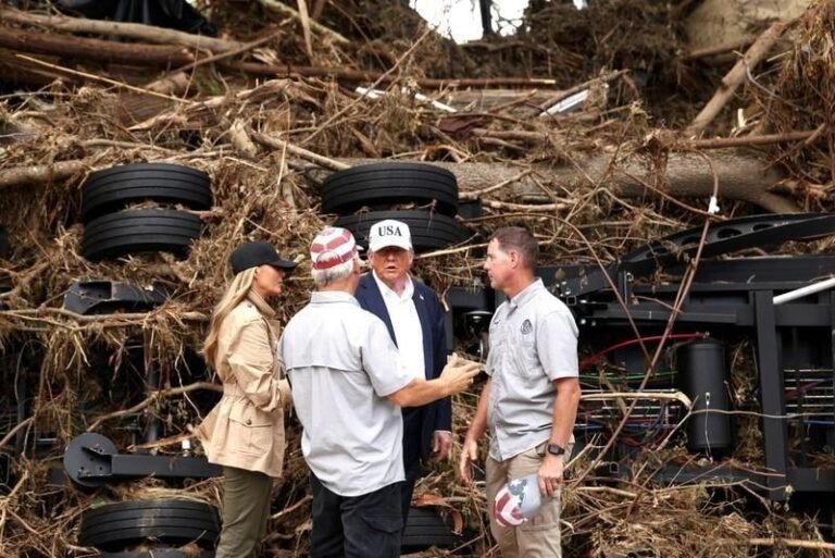 टेक्सास बाढ़: डोनाल्ड ट्रंप ने किया दौरा, अब तक 120 की मौत, 160 से अधिक लापता