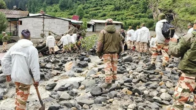उत्तराखंड के धराली में बादल फटने से अब तक 5 की मौत, राहत व बचाव कार्य जारी