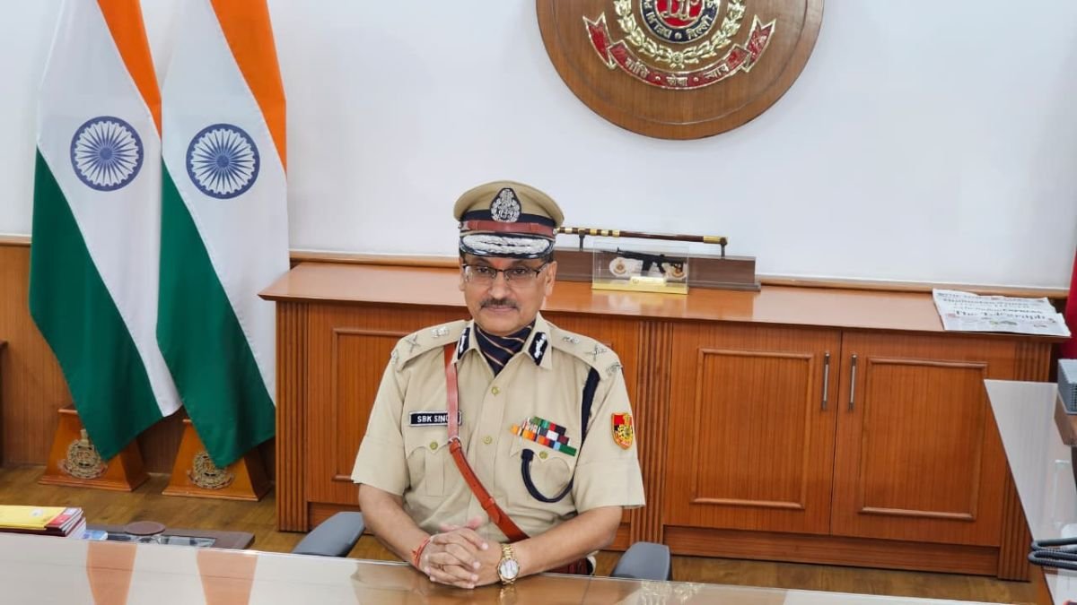एसबीके सिंह ने दिल्ली पुलिस कमिश्नर का कार्यभार संभाला, कौन हैं वो? जानिए - India TV Hindi