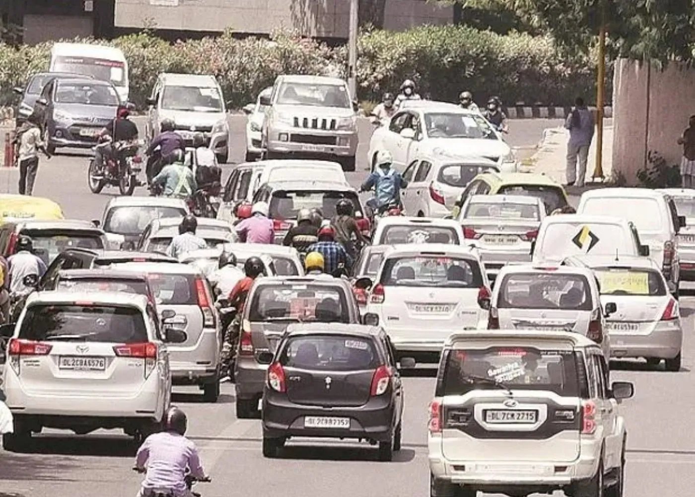 Old Vehicles In Delhi: दिल्ली में पुराने वाहनों को कबाड़ में भेजने का  अभियान शुरू