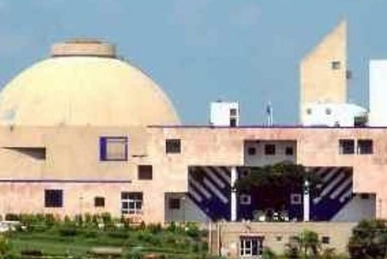 विधानसभा के मानसून सत्र से पहले ही रार, परिसर में नारेबाजी पर प्रतिबंध से भड़की कांग्रेस, इस बार ज्यादा विधायकों ने ऑनलाइन पूछे सवाल