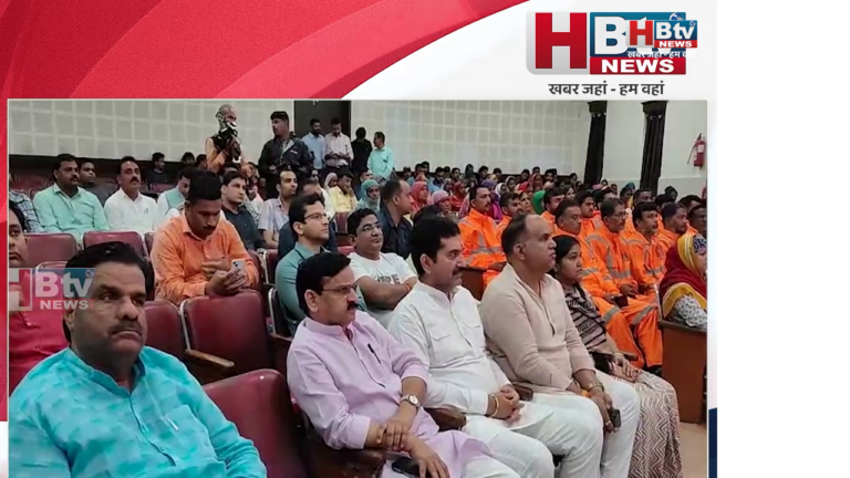 INDORE· भाजपा नेताओं ने स्वच्छता कर्मियों के साथ सुनी मोदी के मन की बात...