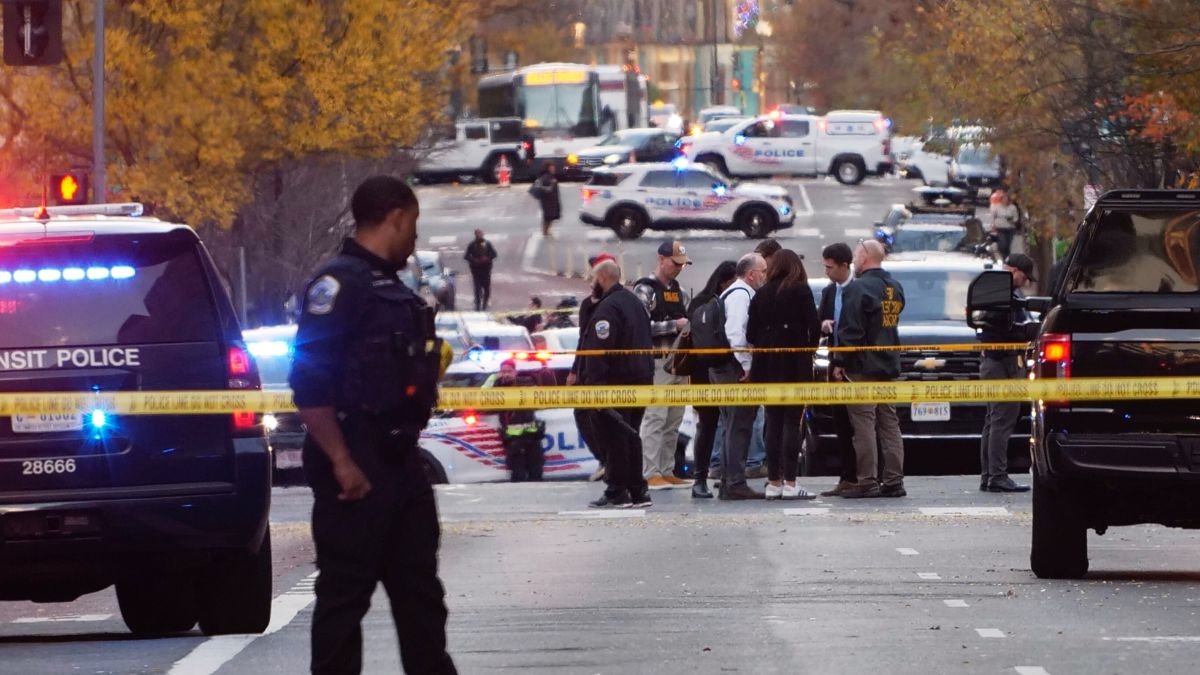 अमेरिका में व्हाइट हाउस के पास फायरिंग, 2 नेशनल गॉर्ड समेत कई घायल - India  TV Hindi