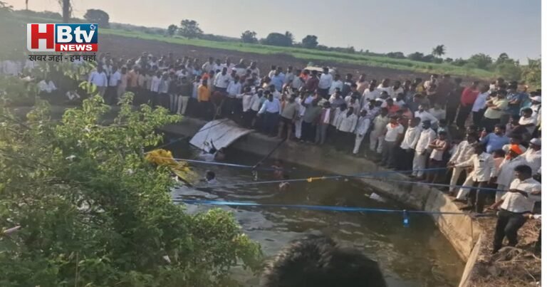 महाराष्ट्र के पंढरपुर में कुएं में गिरी पिकअप वैन, 14 लोगों की मौत