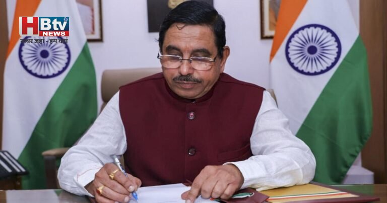 Pralhad Joshi : विपक्ष के निशाने पर केंद्र सरकार के नए शिक्षा मंत्री, राहुल गांधी और प्रियंका वाड्रा ने किया हमला तो गरमाई सियासत