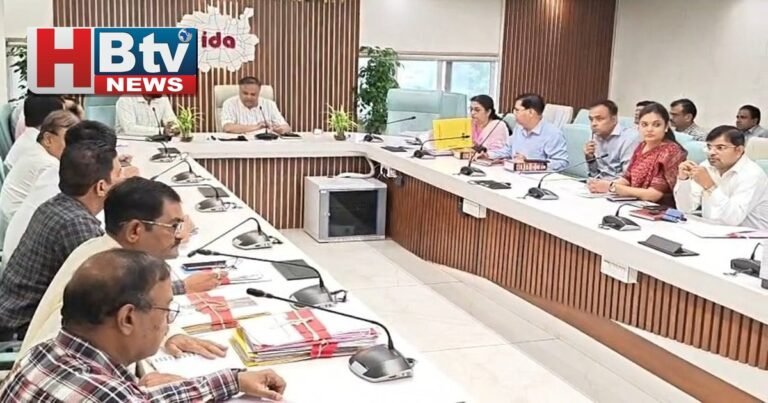 आईडीए की संपदा शाखा में 20 महीने से फाइल दबा कर रखा था बाबू, संभागायुक्त की बैठक में खुली पोल, रोका वेतन