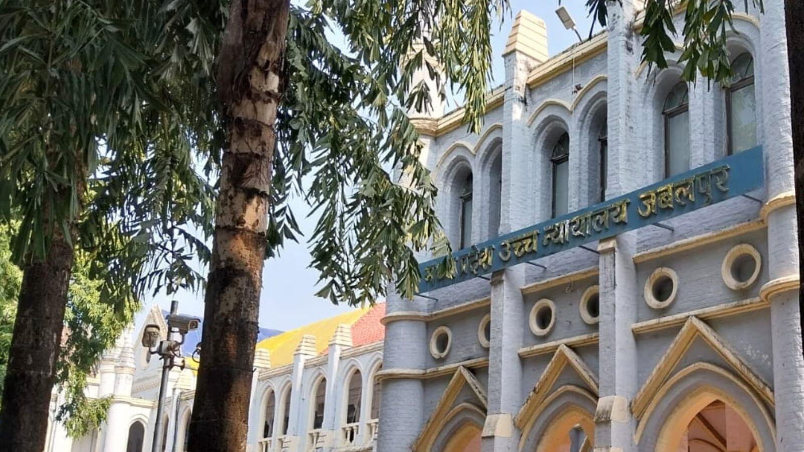 डीजीपी कैलाश मकवाना के खिलाफ अवमानना मामला