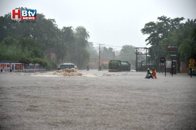 Monsoon Alert: पहाड़ों से मैदान तक बारिश का कहर, कई राज्यों में भारी बारिश का अलर्ट