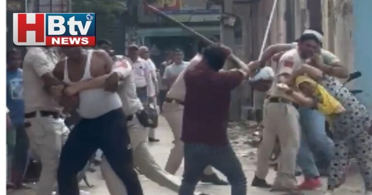 दिल्ली में पुलिसकर्मियों की आंखों में मिर्च पाउडर डाला, ईंट-डंडों से पीटा; तीन जवान घायल