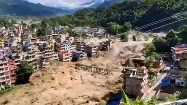 नेपाल में फंसे श्रद्धालुओं की मदद