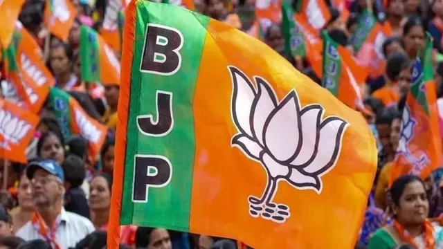 ओरछा में आयोजित भाजपा प्रदेश कार्यसमिति बैठक में उपस्थित वरिष्ठ नेता