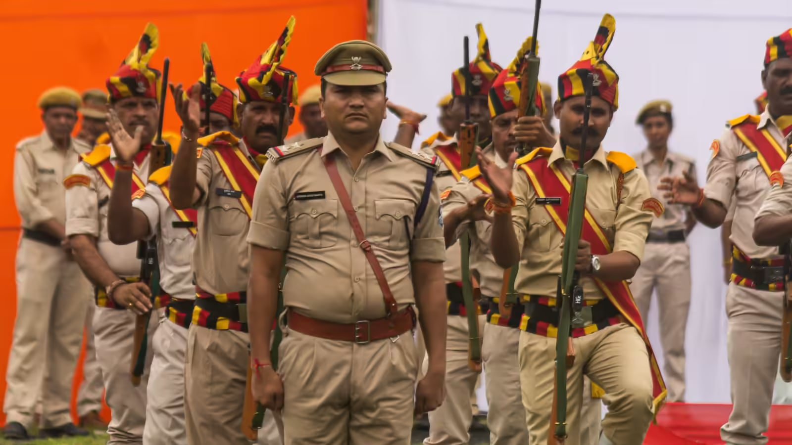 मध्य प्रदेश में एमपी पुलिस भर्ती की तैयारी करते युवा उम्मीदवार