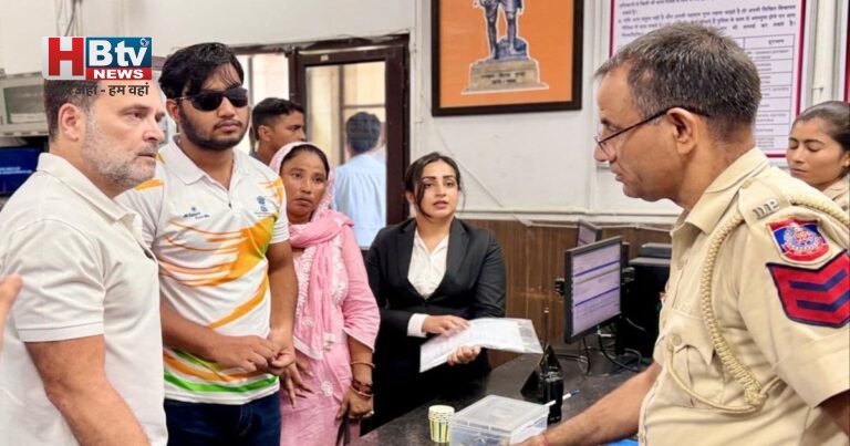 साढ़े पांच घंटे धरने के बाद दिल्ली पुलिस ने मानी राहुल गांधी की बात, पैलेट गन मामले में एफआईआर