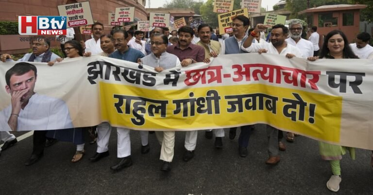 संसद के बाहर आमने-सामने एनडीए और विपक्ष, जमकर नारेबाजी