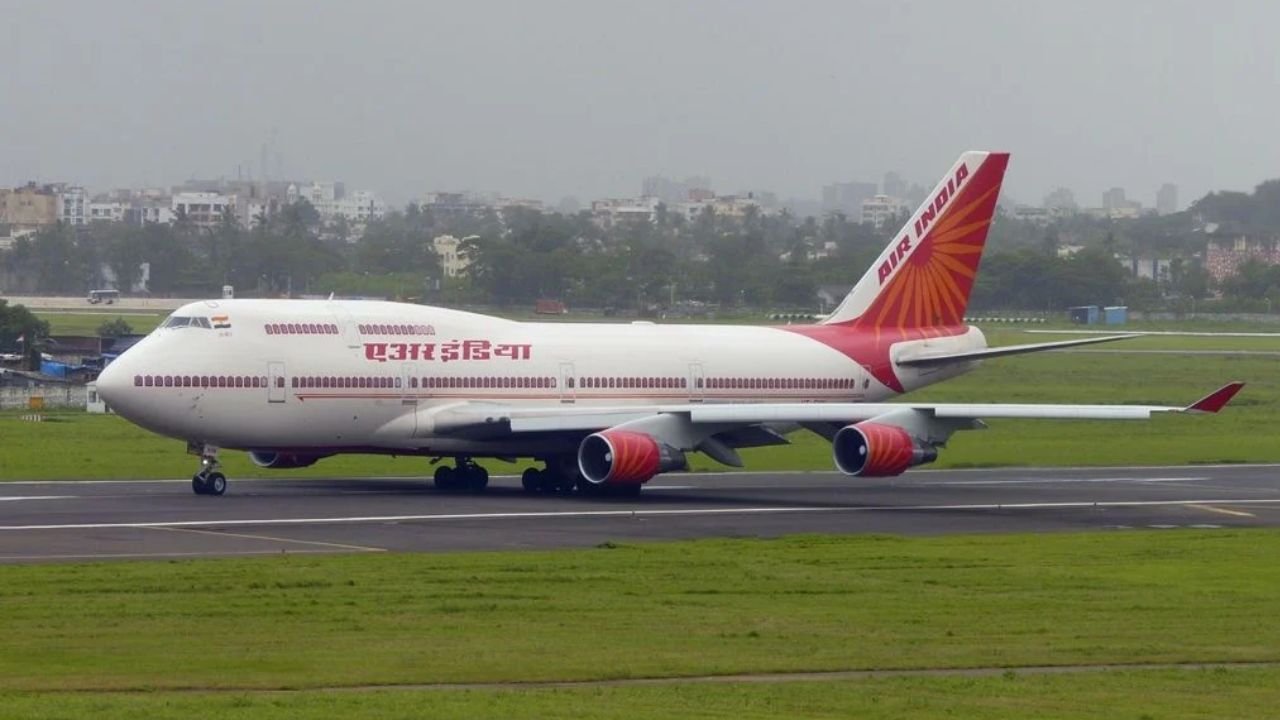 एअर इंडिया एक्सप्रेस लैंडिंग का दृश्य