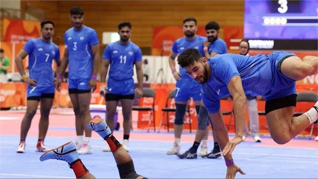 एशियन गेम्स में पुरुष कबड्डी टीम का 9वां स्वर्ण पदक जीत का जश्न