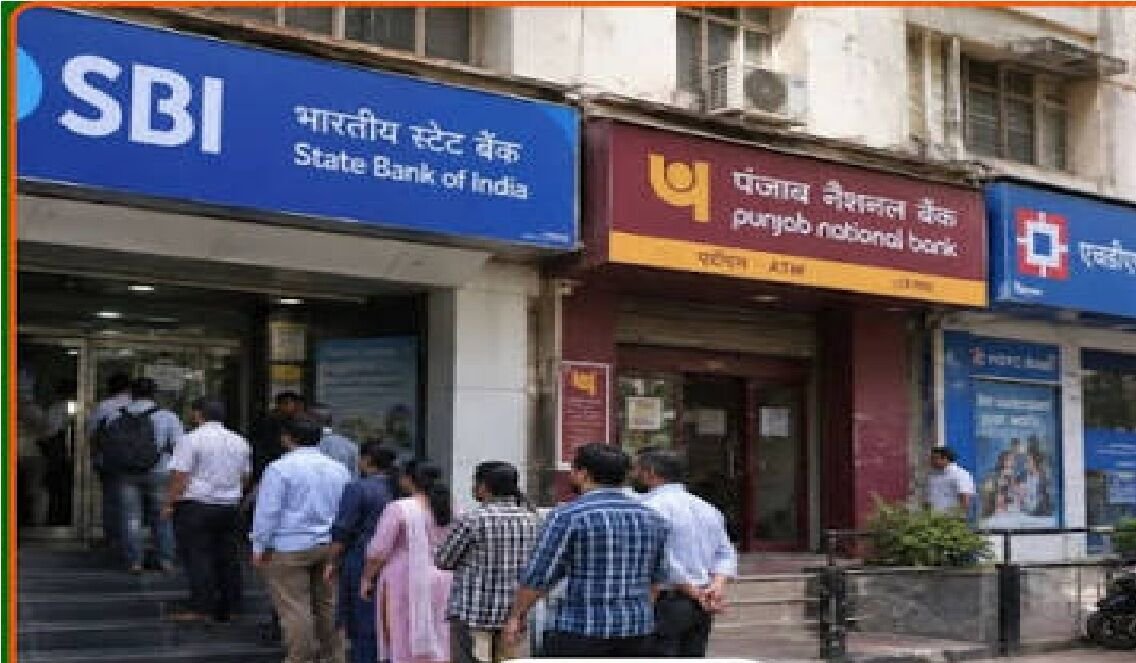 तीन दिवसीय बैंक हड़ताल टली, फाइव-डे वर्किंग पर बातचीत में सहमति 2 तीन दिवसीय बैंक हड़ताल टली और 5-डे वर्किंग पर सहमति से संबंधित समाचार