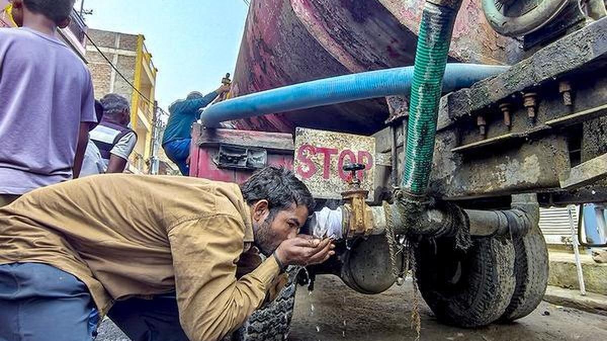 इंदौर में नलकूप सूखने से बढ़ता बोवनी संकट