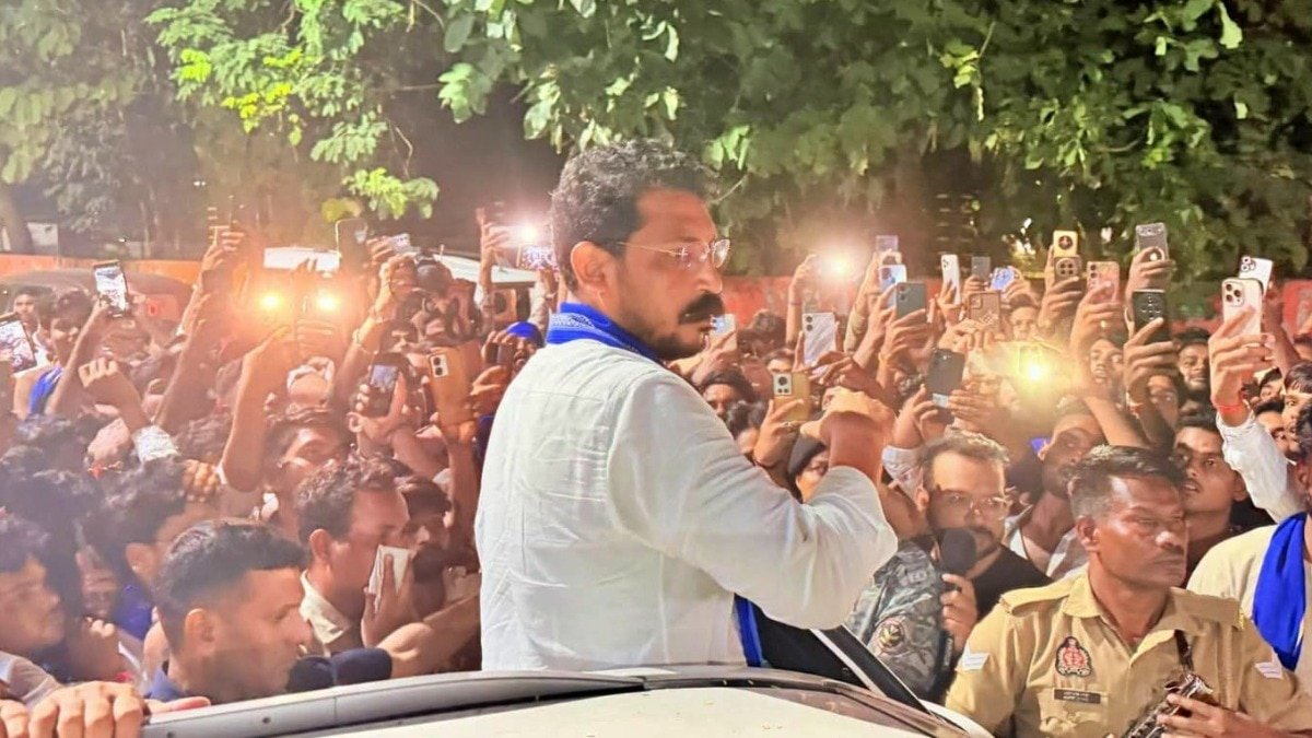 बाराबंकी में चंद्रशेखर आजाद के काफिले पर पथराव की घटना