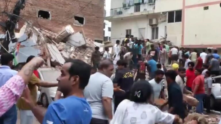 सत्य निकेतन में छात्र हॉस्टल की इमारत ढही