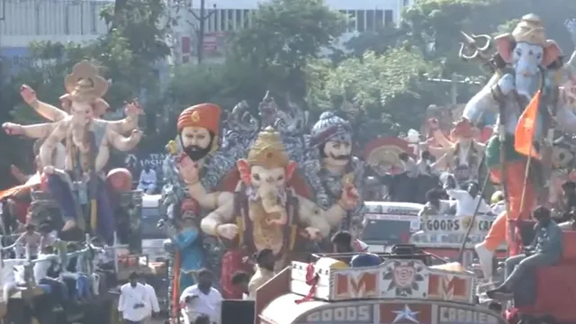 तेलंगाना में गणपति विसर्जन के दौरान हादसों में 13 की मौत, 26 घायल 1 तेलंगाना में गणपति विसर्जन के दौरान हुए हादसे और मौतें