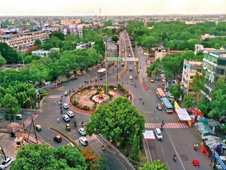 इंदौर मेट्रो प्रोजेक्ट: हाईकोर्ट ने 160 पेड़ों और सैकड़ों पक्षियों की सुरक्षा की मांग की 1 इंदौर मेट्रो प्रोजेक्ट में पेड़ों और पक्षियों की सुरक्षा का मुद्दा