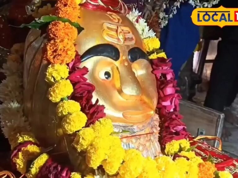 उज्जैन के बाबा काल भैरव को जेल गेट पर गार्ड ऑफ ऑनर मिलता हुआ