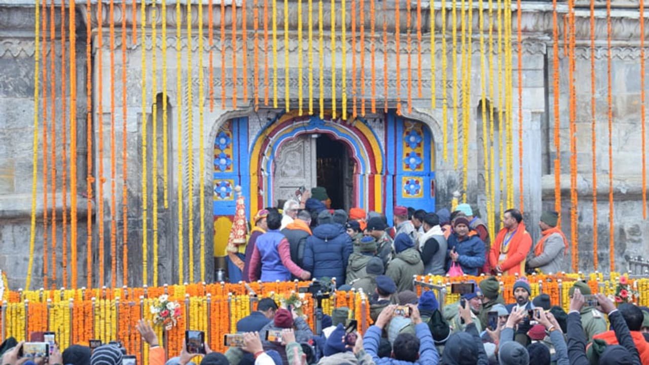 केदारनाथ धाम के लिए 15 से हेलीकॉप्टर सेवा, बुकिंग 7 से 2 केदारनाथ हेली सेवा का दृश्य