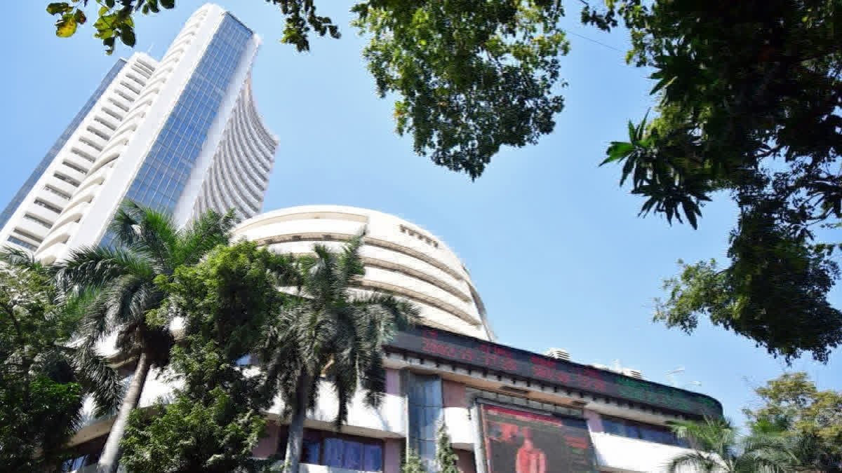 Metal-Pharma स्टॉक्स के दबाव से Sensex 48 अंक गिरा, Nifty 22620 पर बंद 1 मेटल-फार्मा स्टॉक्स के दबाव से सेंसेक्स गिरावट का ग्राफ