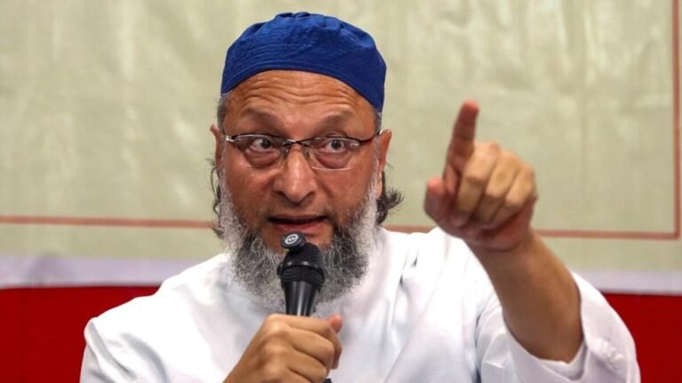 ओवैसी का मस्जिद मामले में यूपी सरकार पर हमला